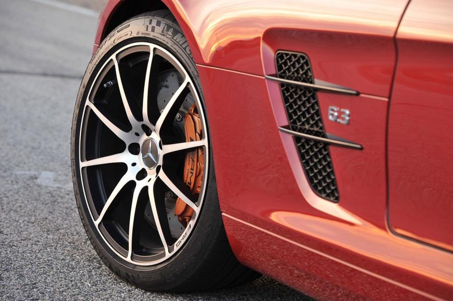  Mercedes-Benz SLS AMG GT 2013 года  (фото 29 из 110)